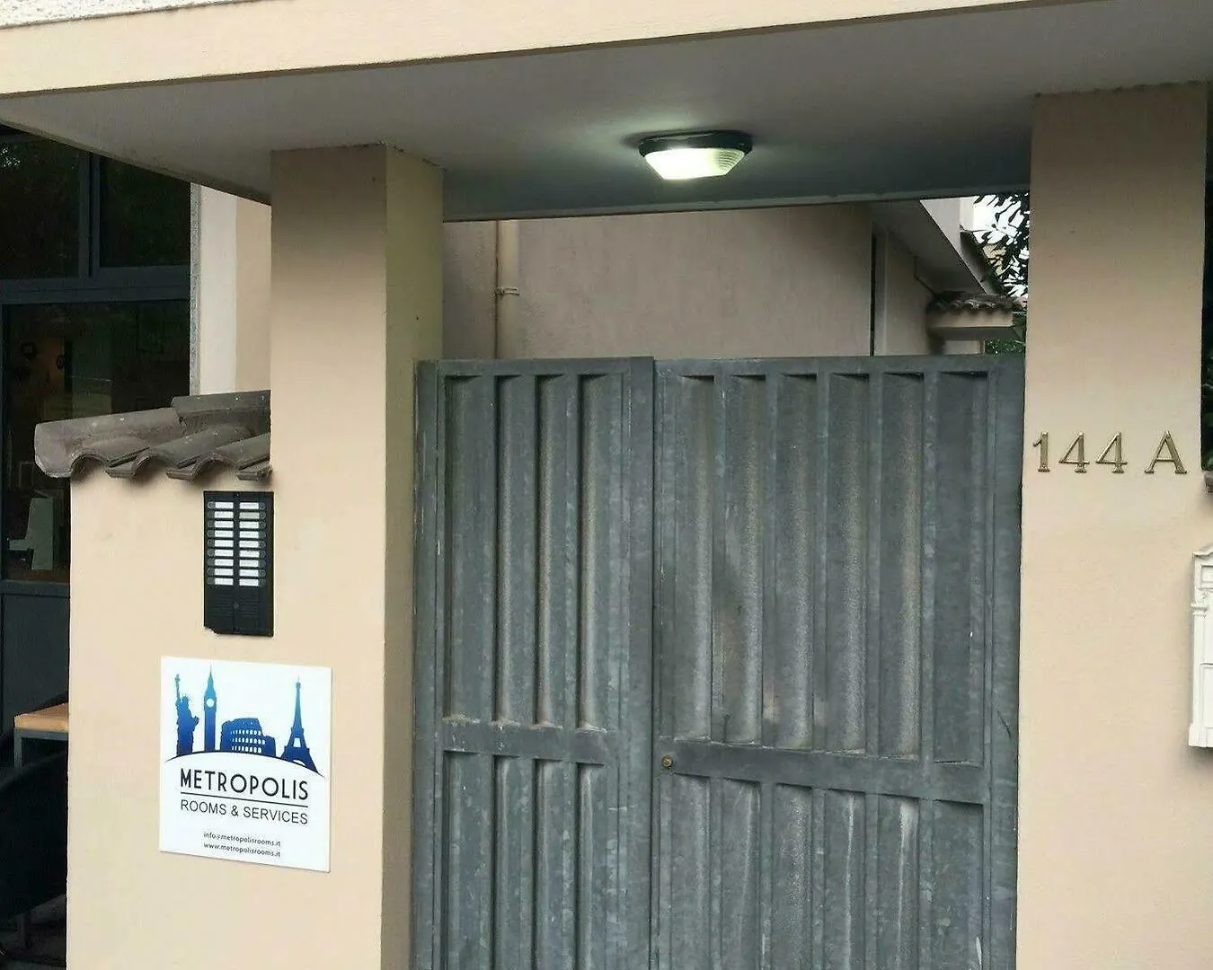 Metropolis Rooms&Services Fiumicino Maison d'hôtes